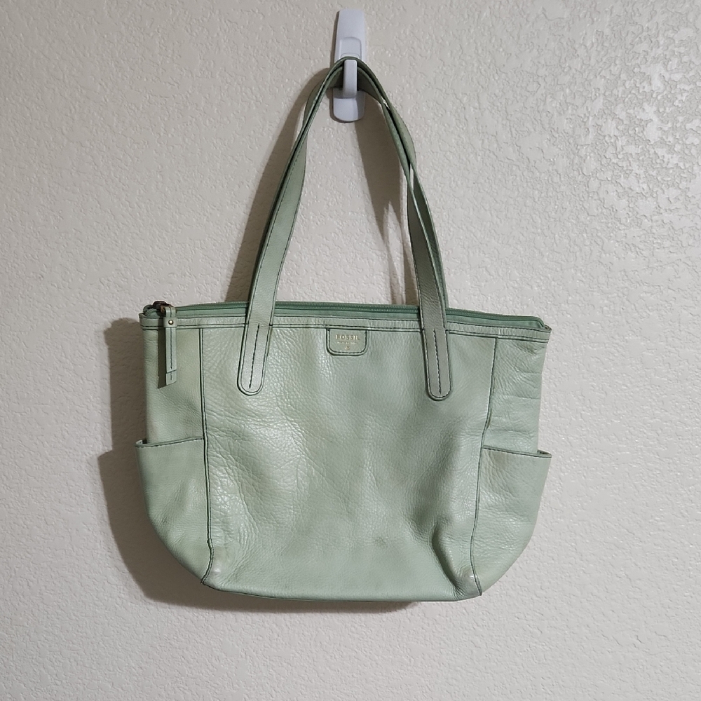 Fossil Cowhide Leather Large Tote in Mint Green Top Zip Size Pockets